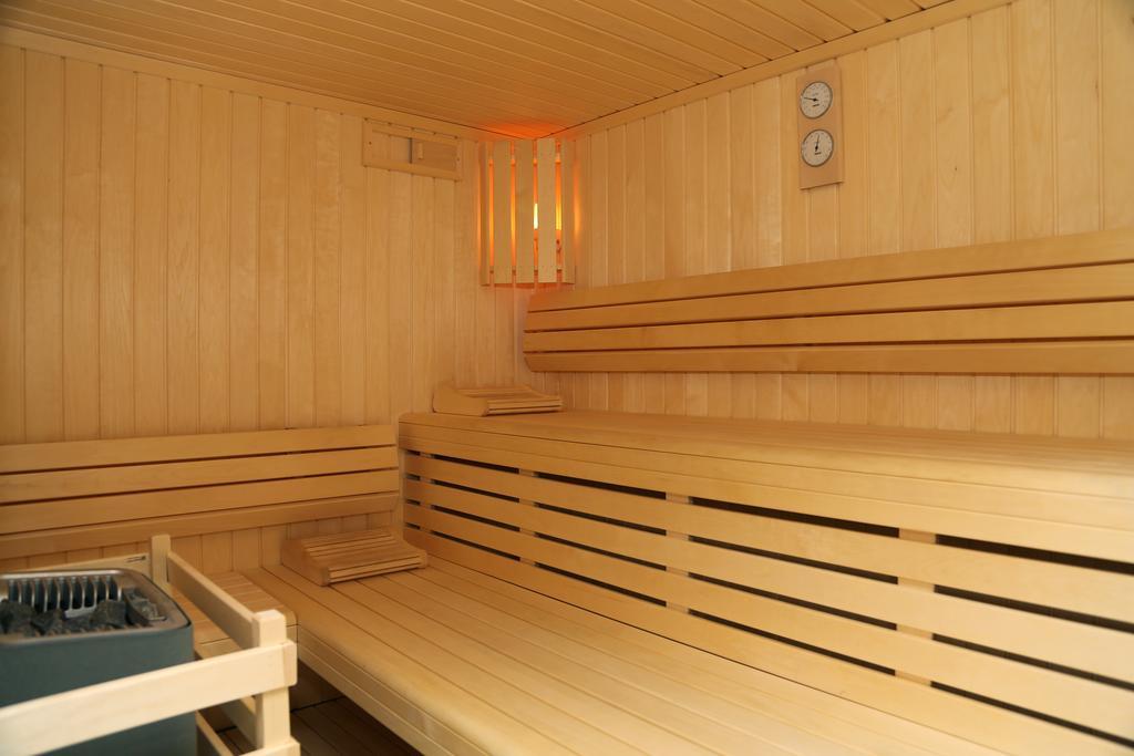 Logis Hotel Restaurant Spa Beau Site ليوكسيل لو بينز المظهر الخارجي الصورة