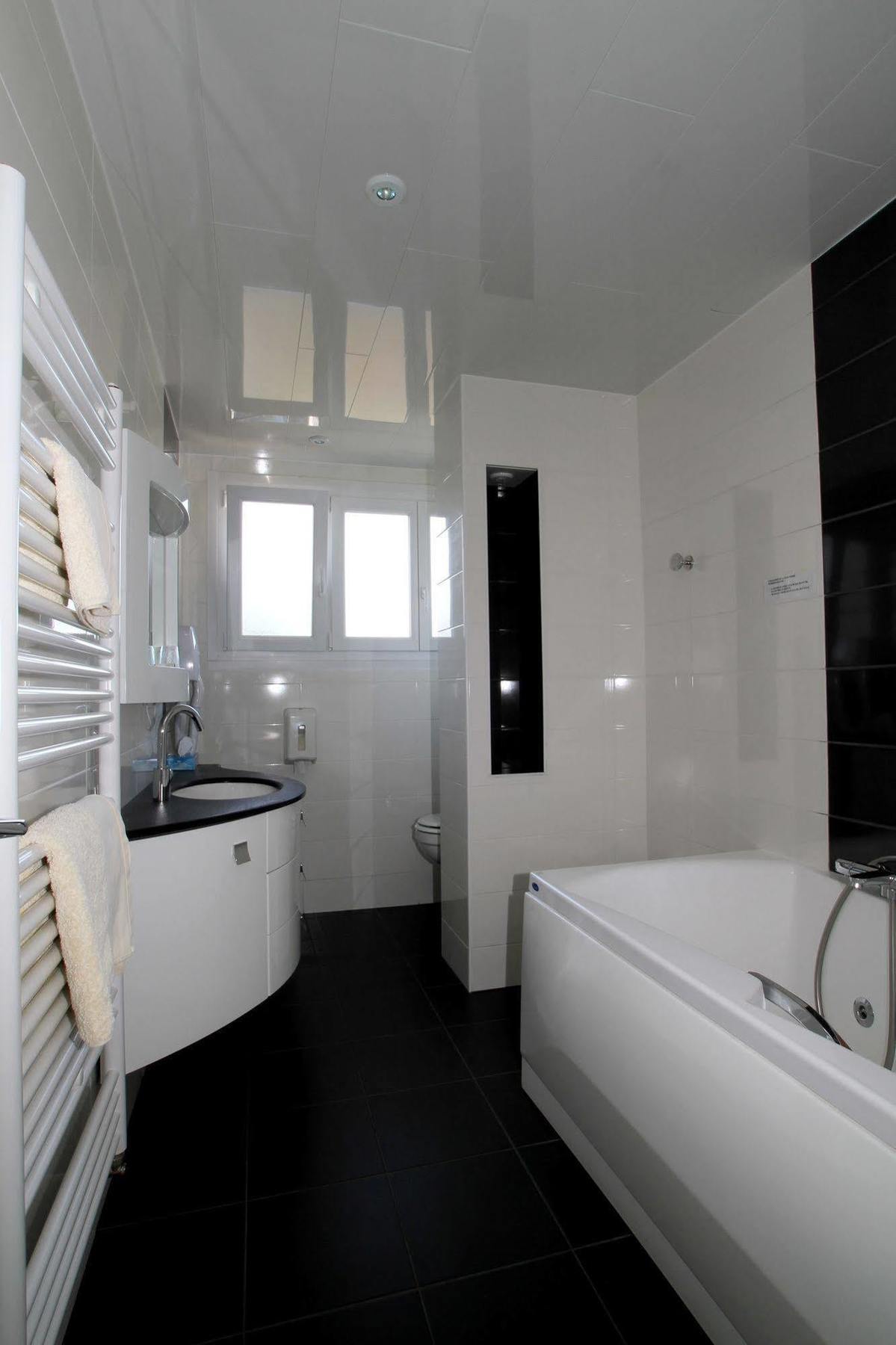 Logis Hotel Restaurant Spa Beau Site ليوكسيل لو بينز المظهر الخارجي الصورة