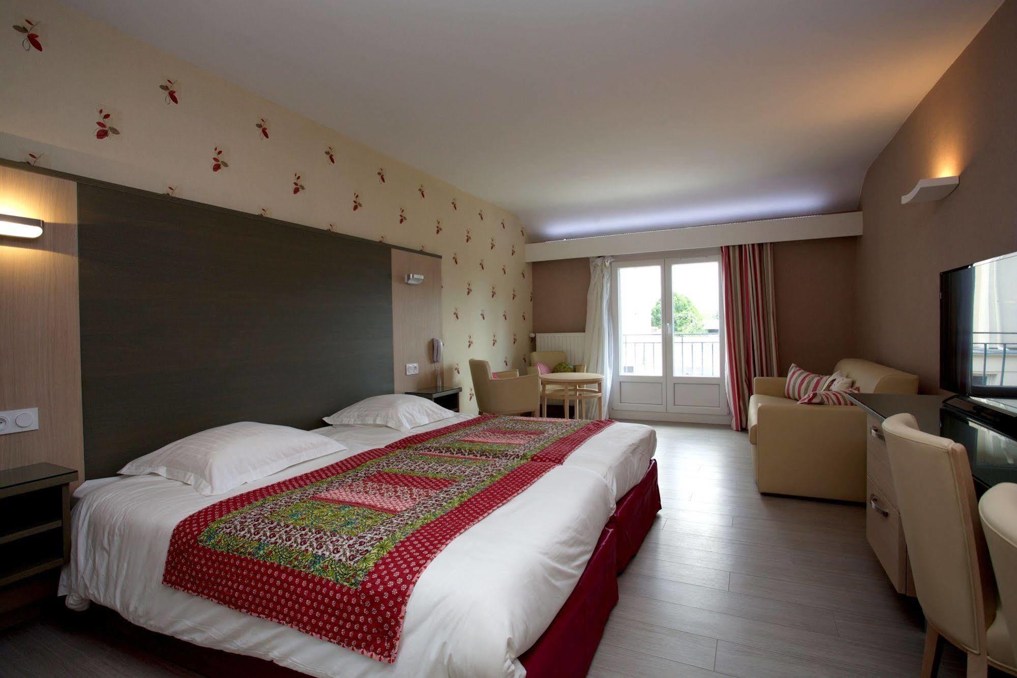 Logis Hotel Restaurant Spa Beau Site ليوكسيل لو بينز المظهر الخارجي الصورة